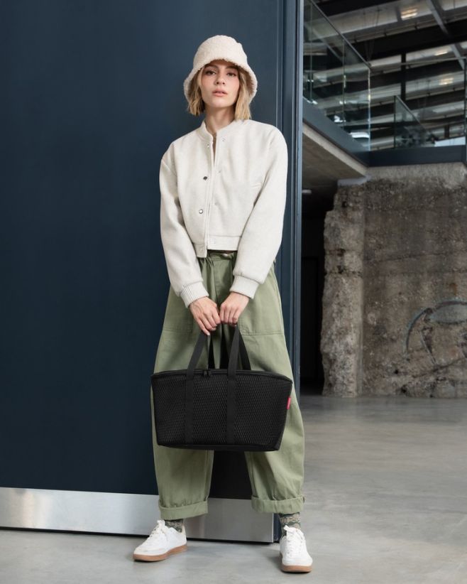 🖤 ​​Zľava na kolekciu Mesh Black od Reisenthel! ✨ Štýl, funkčnosť a nadčasový dizajn v elegantnej čiernej - jednoducho...