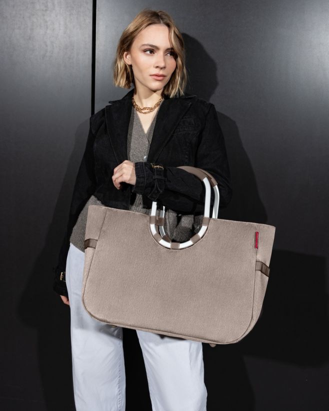 🛍️ Hľadáte darček, ktorý poteší aj poslúži? Štýlová taška Loopshopper L od Reisenthel kombinuje eleganciu, odolnosť a...