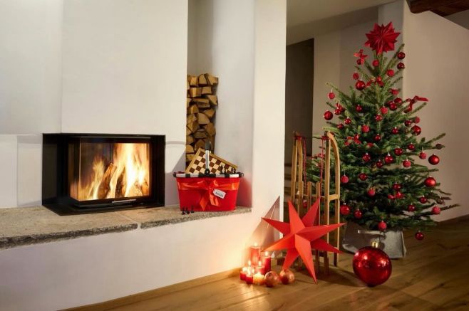 ✨ Útulné vianočné chvíle ✨ Praskajúci krb, trblietanie svetielok a s láskou zabalené darčeky – presne také čarovné môžu...